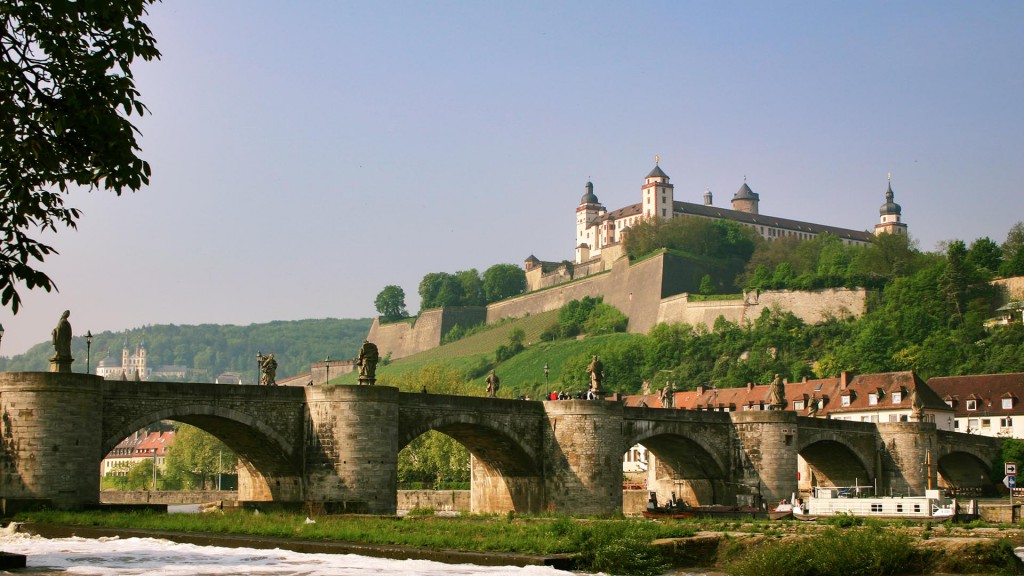 Pieconka Würzburg Festung und alte Mainbrücke